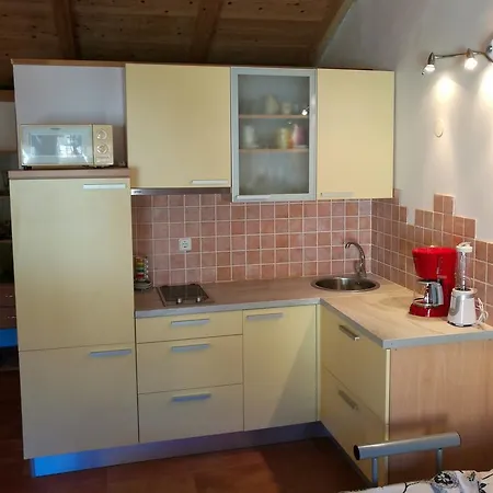 Loma Apartment *