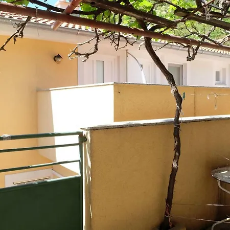 Loma Apartment