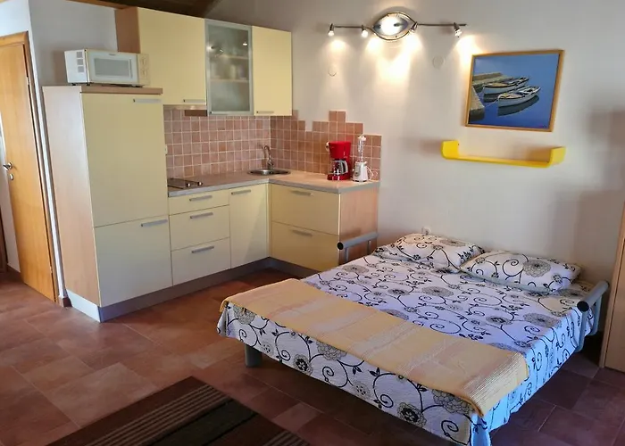 Loma Апартаменты Стариград